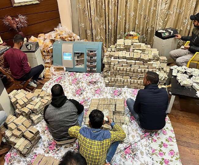 अब तक की सबसे बड़ी रिकवरी! सीबीआईसी ने कानपुर में छापेमारी में 150 करोड़ रुपये की नकदी बरामद की