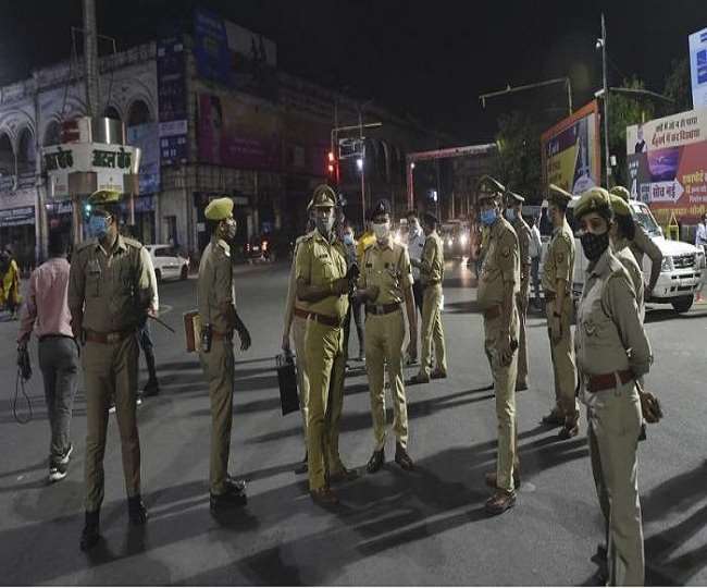 उत्तर प्रदेश में आज से फिर नाइट कोरोना कर्फ्यू, रात 11 बजे से शुरू होगी पाबंदी