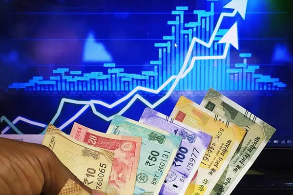 सेंसेक्स 329 अंक बढ़कर बंद, निफ्टी 24,950 के पार